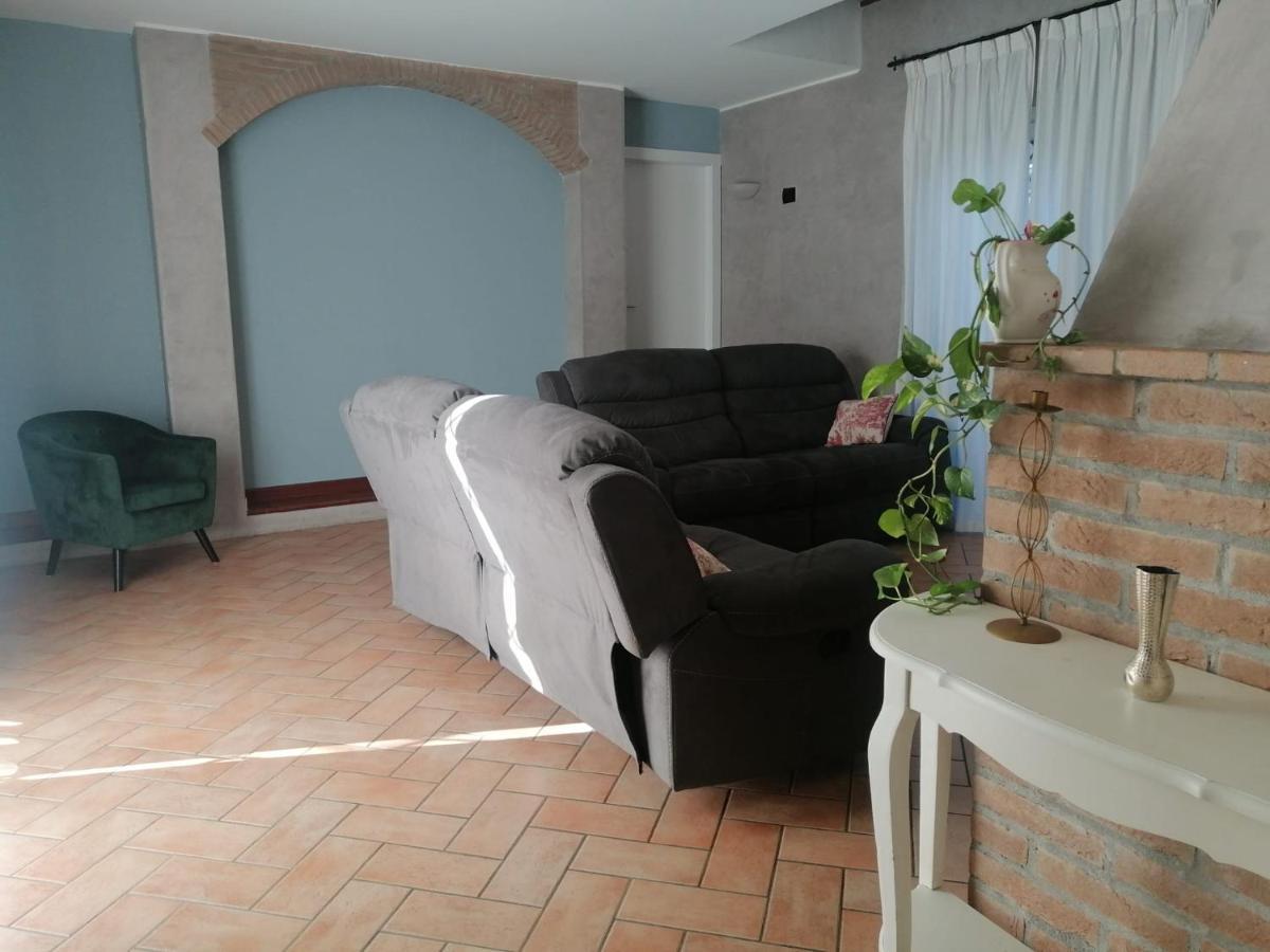 Lussuosa Villa Vicino Alla Stazione Caronno Pertusella 외부 사진