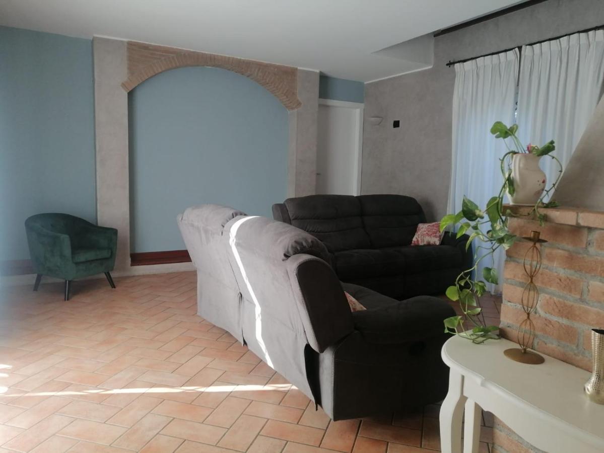 Lussuosa Villa Vicino Alla Stazione Caronno Pertusella 외부 사진