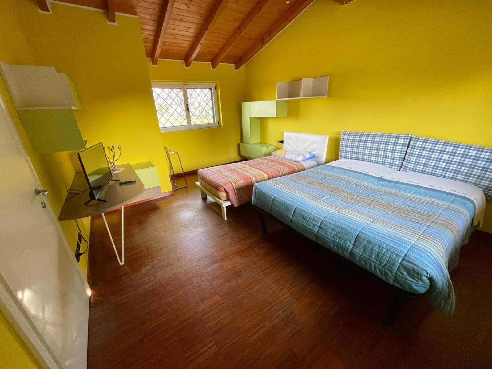 Lussuosa Villa Vicino Alla Stazione Caronno Pertusella 외부 사진